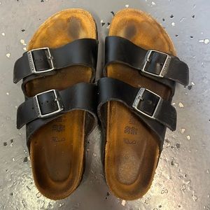 Birkenstock - black leather, size 39. lots of wear left!